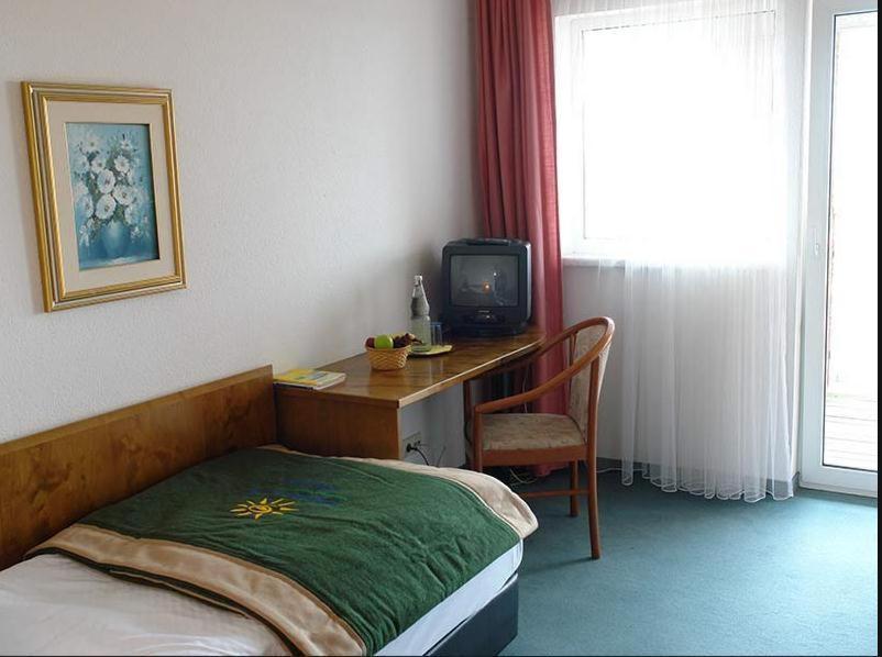 Greenline Hotel Hellfeld Neubrandenburg Habitación foto